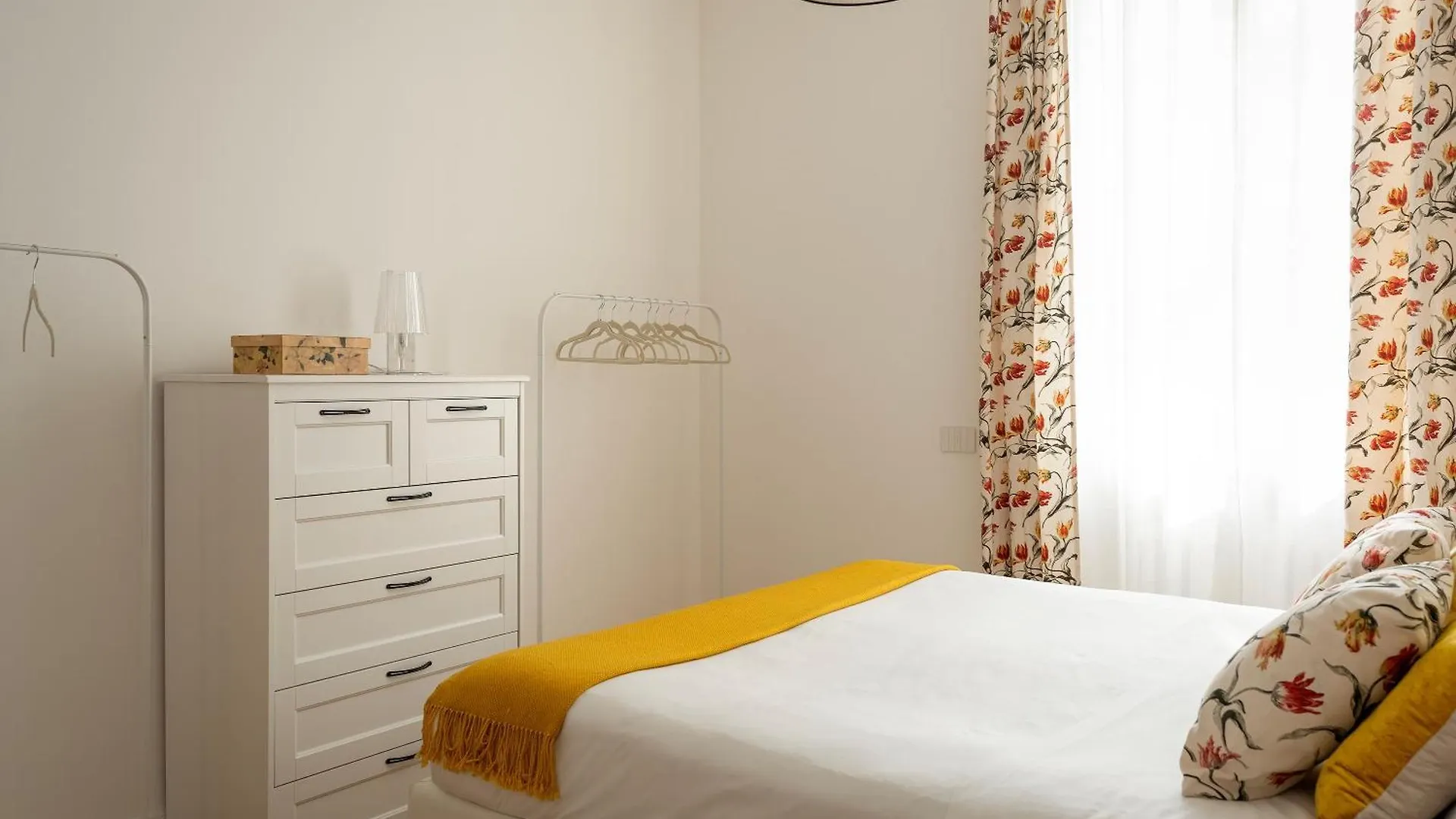 Santa Tecla Living Ruggero Di Lauria 2 Apartment Milan Italy