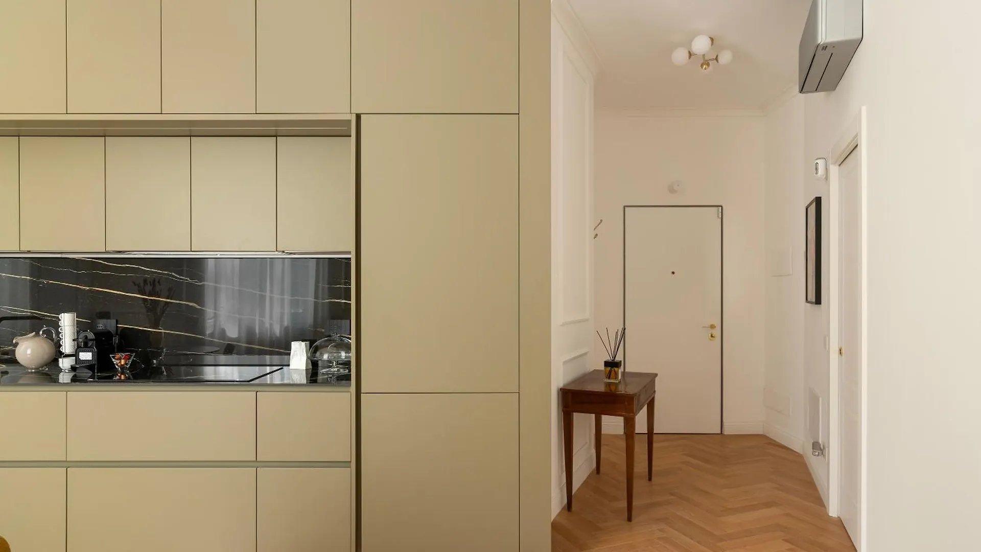 Santa Tecla Living Ruggero Di Lauria 2 Apartment Milan Italy